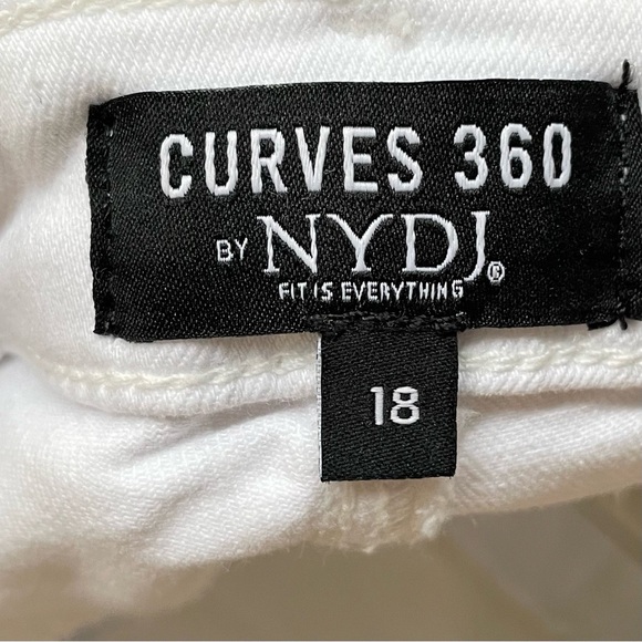 NYDJ Bundle of Two Pairs White Black Curves 360 Denim Pants Jeans Casual - Picture 7 of 12